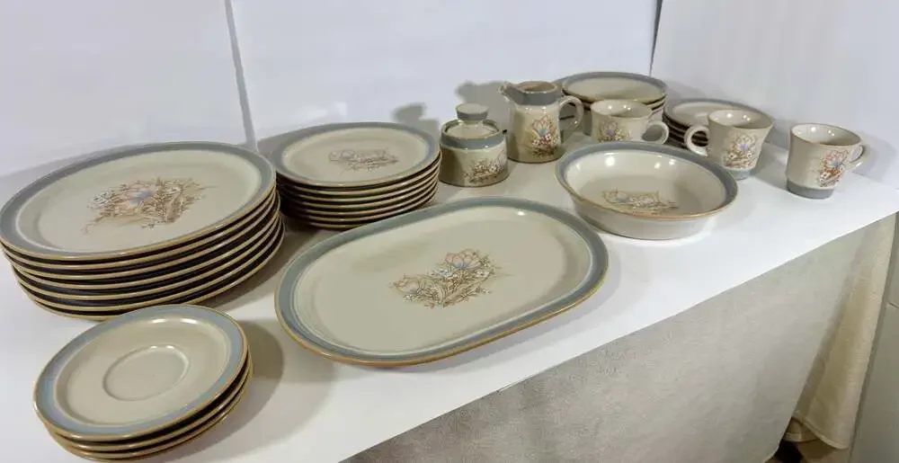 Noritake Autumn Day Stoneware Dinnerware Service Partial Set
